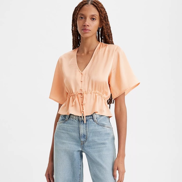 Levi's Tops - LEVI’S WOMEN LINDY SHORT SLEEVE BLOUSE NWOT